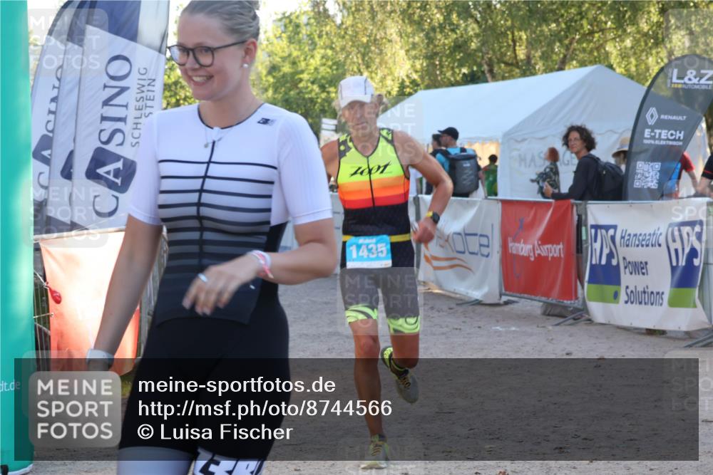 07.09.2025 - 19. Norderstedt Triathlon Luisa Fischer http://msf.ph/oto/8744566 07.09.2025 17:14:23 Ziel 940, 1435, 1472 meine-sportfotos.de