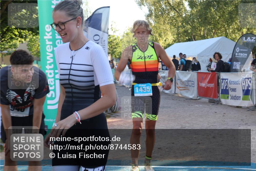 07.09.2025 - 19. Norderstedt Triathlon Luisa Fischer http://msf.ph/oto/8744583 07.09.2025 17:14:24 Ziel 940, 1435, 1472 meine-sportfotos.de