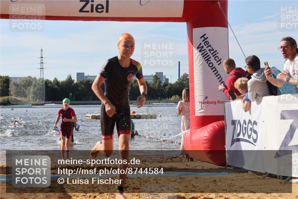07.09.2025 - 19. Norderstedt Triathlon Luisa Fischer http://msf.ph/oto/8744584 07.09.2025 10:23:17 Schwimmen 64, 74, 96, 119, 125, 133, 668, 669, 682, 685 meine-sportfotos.de