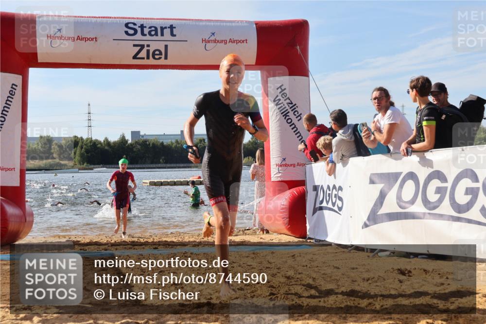 07.09.2025 - 19. Norderstedt Triathlon Luisa Fischer http://msf.ph/oto/8744590 07.09.2025 10:23:17 Schwimmen 64, 74, 96, 119, 125, 133, 668, 669, 682, 685 meine-sportfotos.de
