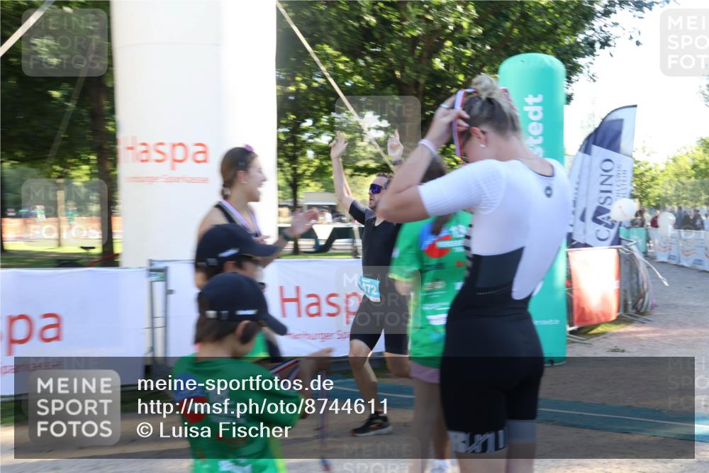 07.09.2025 - 19. Norderstedt Triathlon Luisa Fischer http://msf.ph/oto/8744611 07.09.2025 17:14:27 Ziel 940, 1435, 1472 meine-sportfotos.de