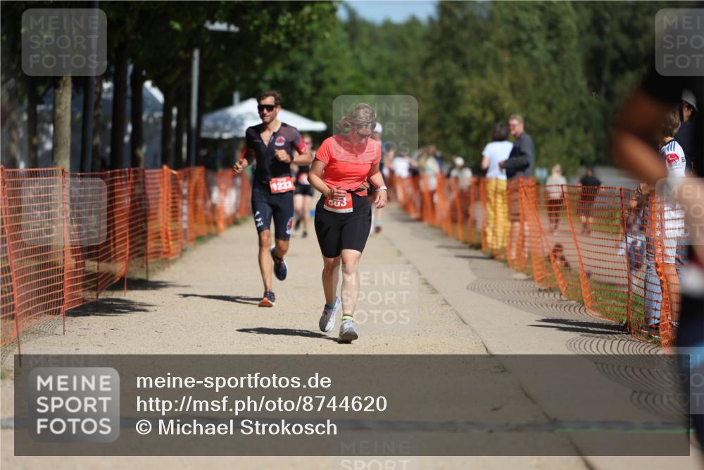 07.09.2025 - 19. Norderstedt Triathlon Michael Strokosch http://msf.ph/oto/8744620 07.09.2025 12:34:31 Laufen 696, 803, 1213, 1233 meine-sportfotos.de