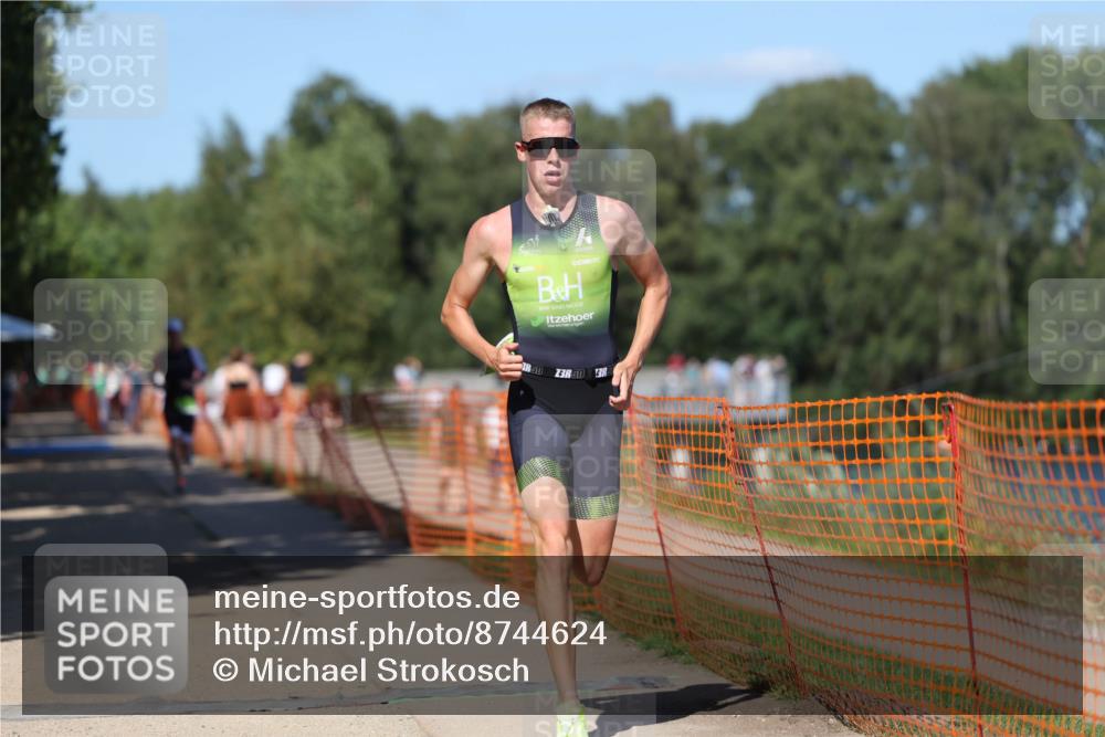 07.09.2025 - 19. Norderstedt Triathlon Michael Strokosch http://msf.ph/oto/8744624 07.09.2025 14:45:10 Laufen 996 meine-sportfotos.de