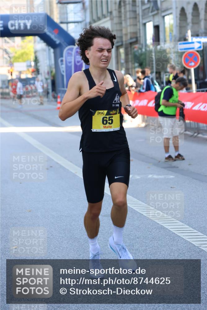 07.09.2025 - BARMER Alsterlauf Strokosch-Dieckow http://msf.ph/oto/8744625 07.09.2025 11:16:11 Ziel  meine-sportfotos.de