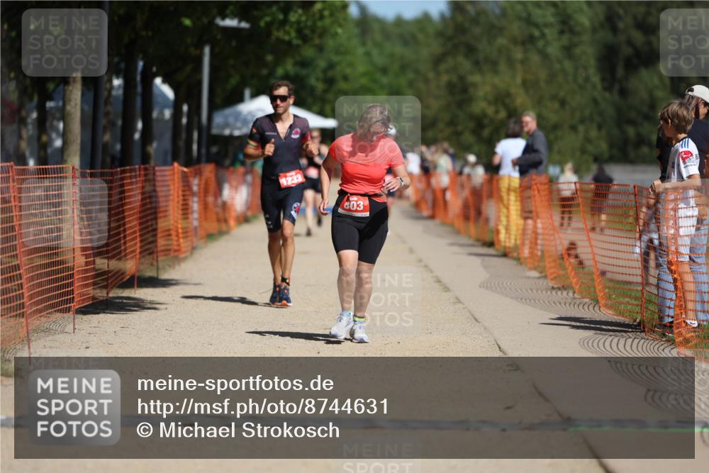 07.09.2025 - 19. Norderstedt Triathlon Michael Strokosch http://msf.ph/oto/8744631 07.09.2025 12:34:31 Laufen 696, 803, 1213, 1233 meine-sportfotos.de