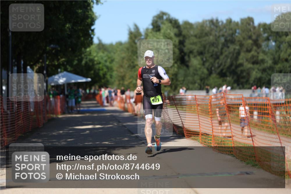 07.09.2025 - 19. Norderstedt Triathlon Michael Strokosch http://msf.ph/oto/8744649 07.09.2025 14:45:17 Laufen 971 meine-sportfotos.de
