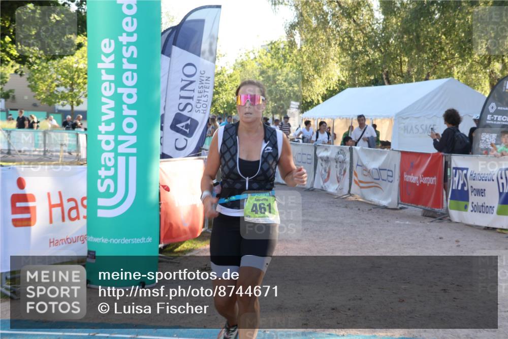 07.09.2025 - 19. Norderstedt Triathlon Luisa Fischer http://msf.ph/oto/8744671 07.09.2025 17:15:08 Ziel 461 meine-sportfotos.de