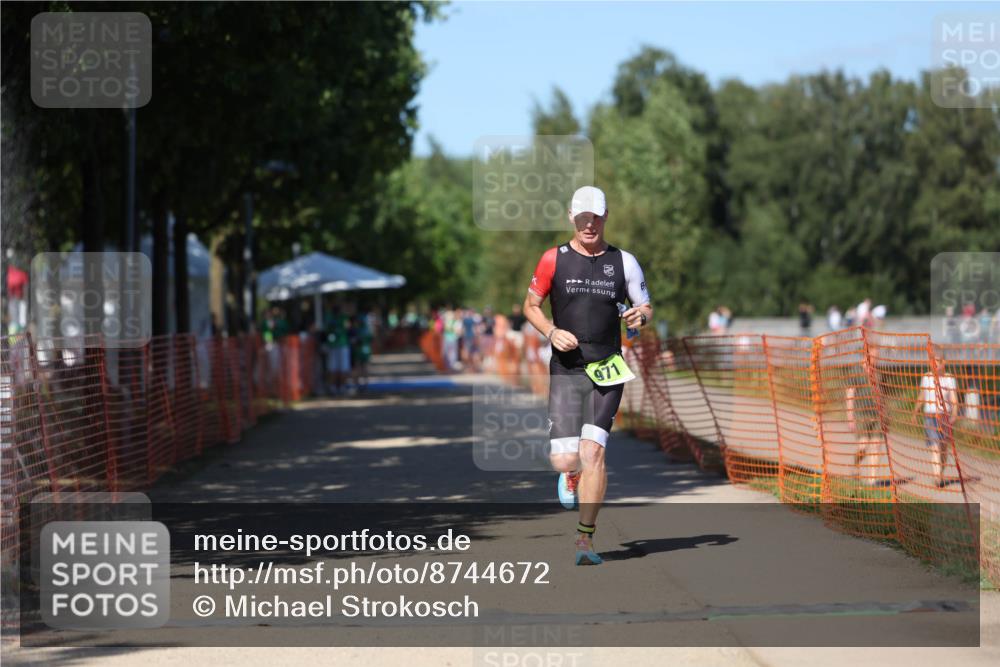 07.09.2025 - 19. Norderstedt Triathlon Michael Strokosch http://msf.ph/oto/8744672 07.09.2025 14:45:17 Laufen 971 meine-sportfotos.de