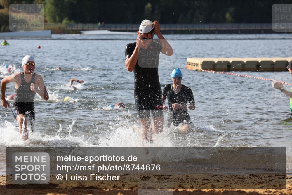 07.09.2025 - 19. Norderstedt Triathlon Luisa Fischer http://msf.ph/oto/8744676 07.09.2025 10:23:26 Schwimmen 74, 96, 125, 133, 637, 651, 668, 682, 689 meine-sportfotos.de