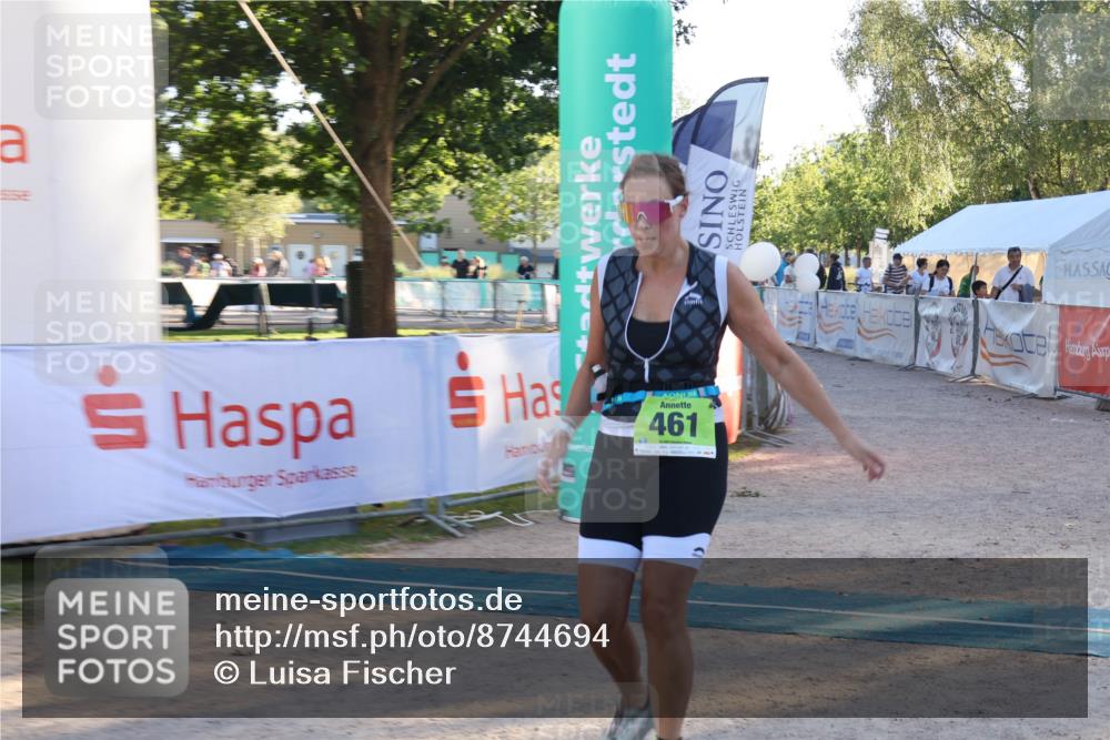 07.09.2025 - 19. Norderstedt Triathlon Luisa Fischer http://msf.ph/oto/8744694 07.09.2025 17:15:09 Ziel 461 meine-sportfotos.de