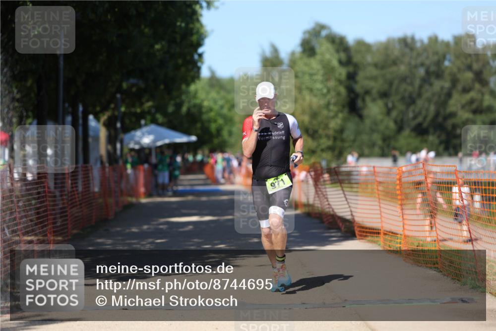 07.09.2025 - 19. Norderstedt Triathlon Michael Strokosch http://msf.ph/oto/8744695 07.09.2025 14:45:18 Laufen 971 meine-sportfotos.de
