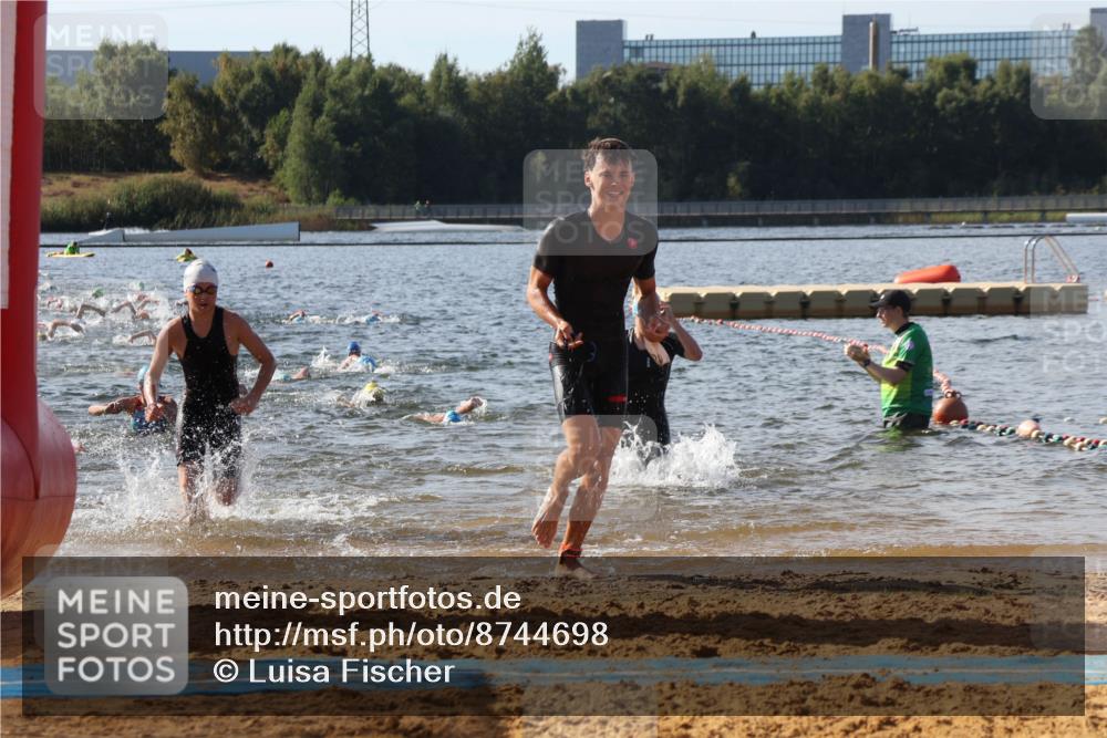 07.09.2025 - 19. Norderstedt Triathlon Luisa Fischer http://msf.ph/oto/8744698 07.09.2025 10:23:27 Schwimmen 74, 125, 637, 651, 668, 689 meine-sportfotos.de