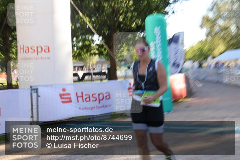 07.09.2025 - 19. Norderstedt Triathlon Luisa Fischer http://msf.ph/oto/8744699 07.09.2025 17:15:09 Ziel 461 meine-sportfotos.de