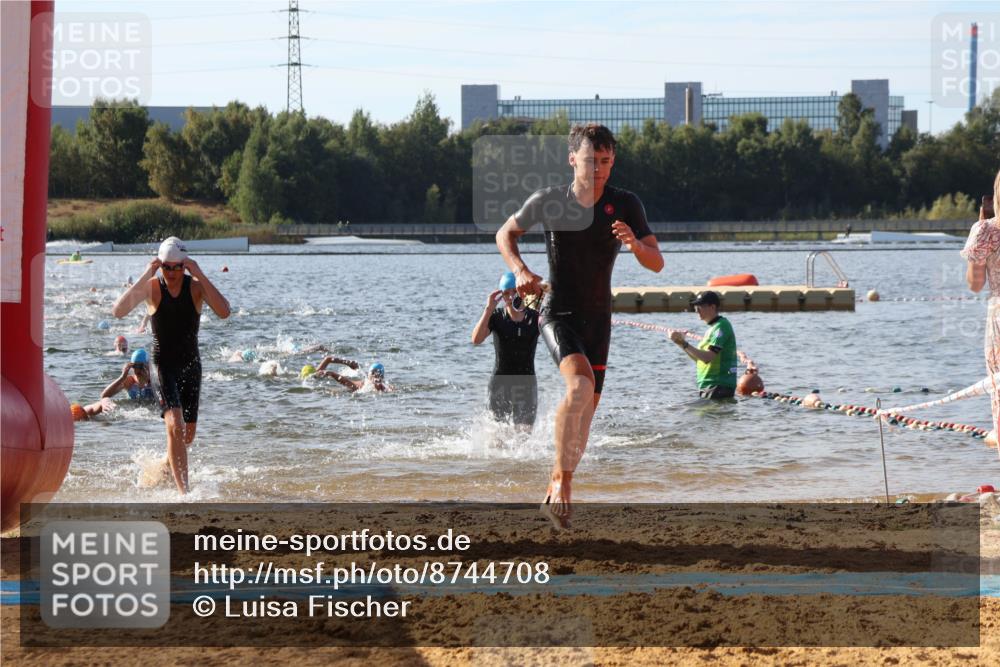 07.09.2025 - 19. Norderstedt Triathlon Luisa Fischer http://msf.ph/oto/8744708 07.09.2025 10:23:28 Schwimmen 74, 125, 637, 651, 668, 689 meine-sportfotos.de