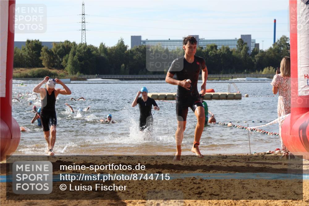 07.09.2025 - 19. Norderstedt Triathlon Luisa Fischer http://msf.ph/oto/8744715 07.09.2025 10:23:28 Schwimmen 74, 125, 637, 651, 668, 689 meine-sportfotos.de
