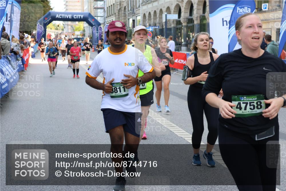 07.09.2025 - BARMER Alsterlauf Strokosch-Dieckow http://msf.ph/oto/8744716 07.09.2025 10:17:38 Ziel 2286, 2493, 2821, 2901, 3000, 3194, 3199, 3200, 3435, 3723, 3724, 3862, 3881, 4009, 4200, 4322, 4404, 4802, 4818, 5033, 5168, 5464, 5465, 5994, 8119, 8149, 8214, 8326 meine-sportfotos.de