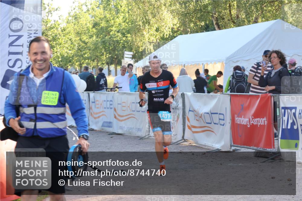 07.09.2025 - 19. Norderstedt Triathlon Luisa Fischer http://msf.ph/oto/8744740 07.09.2025 17:15:22 Ziel 1417 meine-sportfotos.de