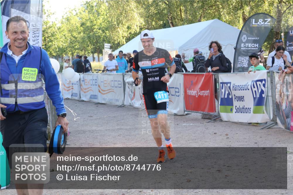 07.09.2025 - 19. Norderstedt Triathlon Luisa Fischer http://msf.ph/oto/8744776 07.09.2025 17:15:24 Ziel 1417 meine-sportfotos.de