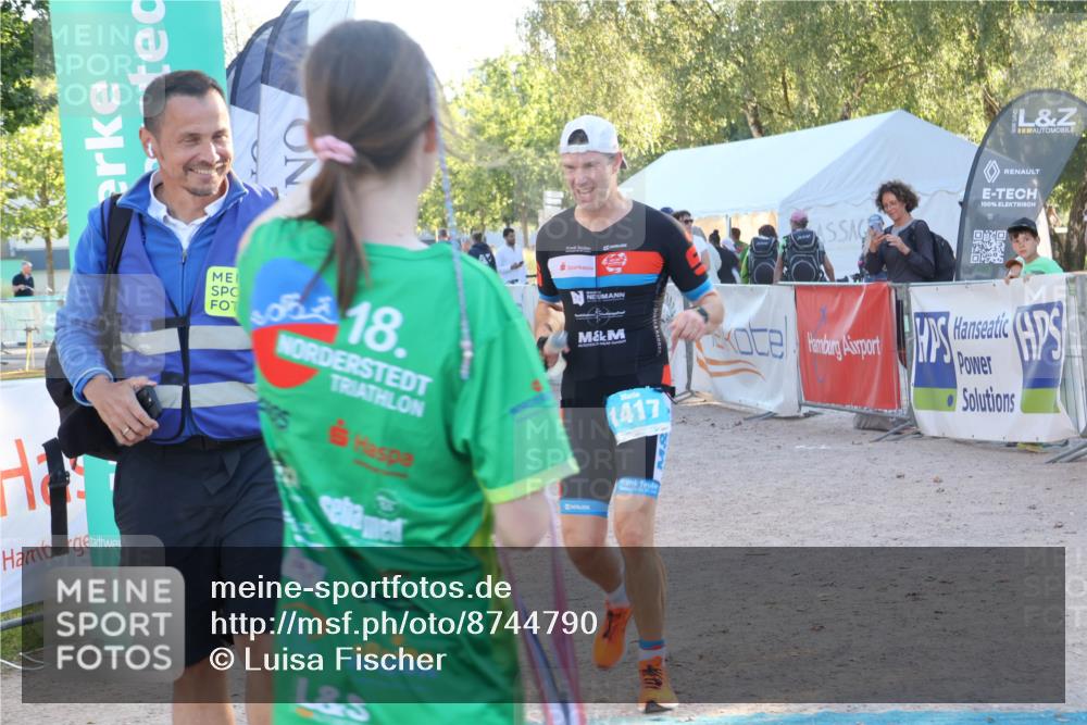 07.09.2025 - 19. Norderstedt Triathlon Luisa Fischer http://msf.ph/oto/8744790 07.09.2025 17:15:25 Ziel 1417 meine-sportfotos.de