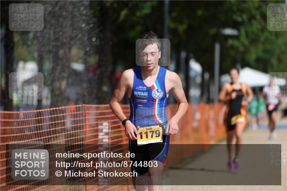 07.09.2025 - 19. Norderstedt Triathlon Michael Strokosch http://msf.ph/oto/8744803 07.09.2025 11:57:53 Laufen 300, 1179, 1211 meine-sportfotos.de