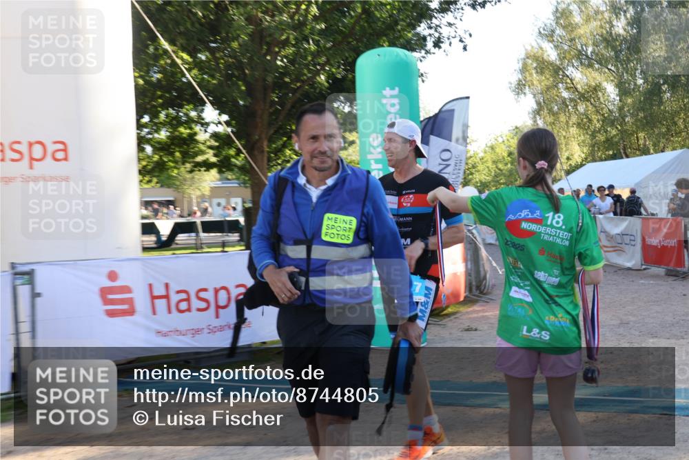 07.09.2025 - 19. Norderstedt Triathlon Luisa Fischer http://msf.ph/oto/8744805 07.09.2025 17:15:26 Ziel 1417 meine-sportfotos.de