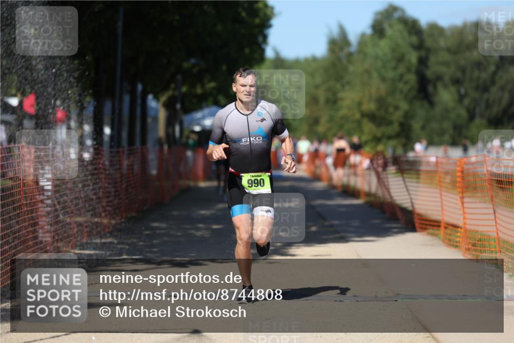 07.09.2025 - 19. Norderstedt Triathlon Michael Strokosch http://msf.ph/oto/8744808 07.09.2025 14:45:43 Laufen 961, 990 meine-sportfotos.de