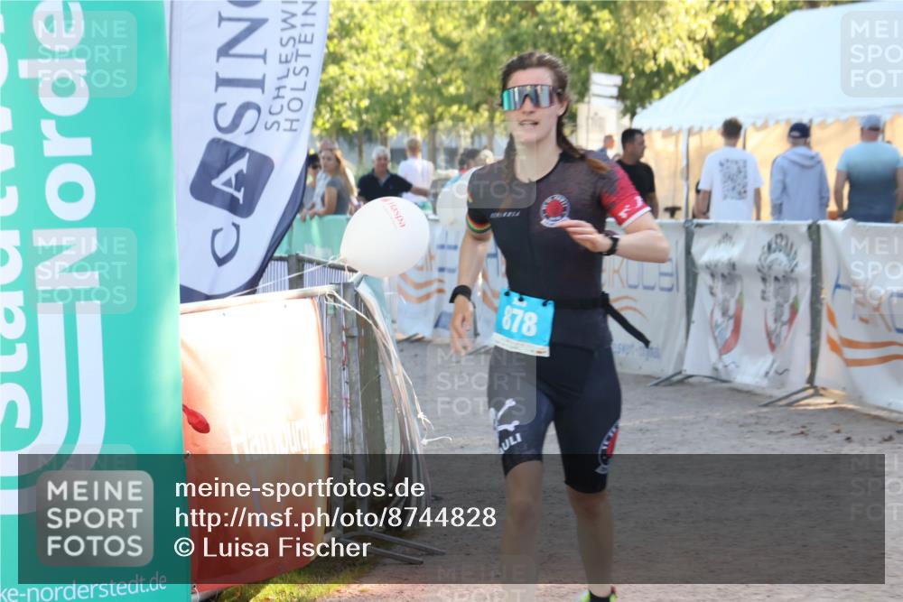 07.09.2025 - 19. Norderstedt Triathlon Luisa Fischer http://msf.ph/oto/8744828 07.09.2025 17:15:50 Ziel 878 meine-sportfotos.de