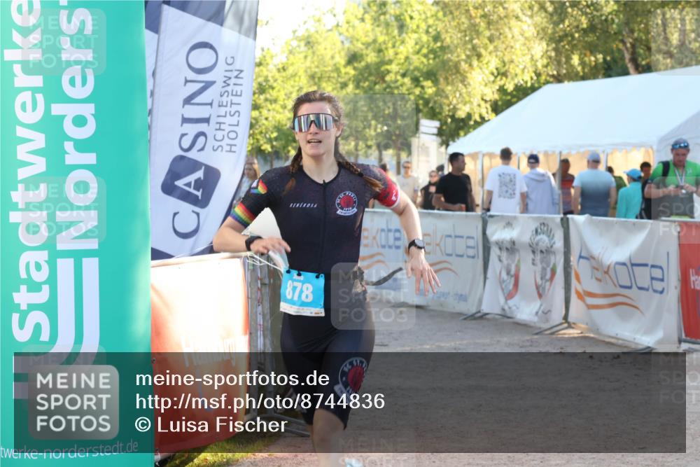 07.09.2025 - 19. Norderstedt Triathlon Luisa Fischer http://msf.ph/oto/8744836 07.09.2025 17:15:50 Ziel 878 meine-sportfotos.de