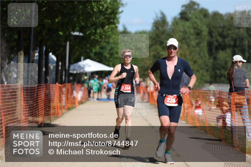 07.09.2025 - 19. Norderstedt Triathlon Michael Strokosch http://msf.ph/oto/8744847 07.09.2025 12:34:41 Laufen 226, 1364 meine-sportfotos.de