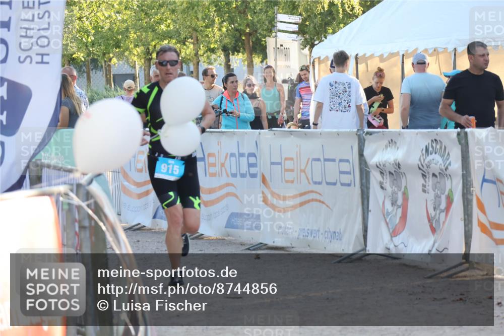 07.09.2025 - 19. Norderstedt Triathlon Luisa Fischer http://msf.ph/oto/8744856 07.09.2025 17:15:53 Ziel 878 meine-sportfotos.de