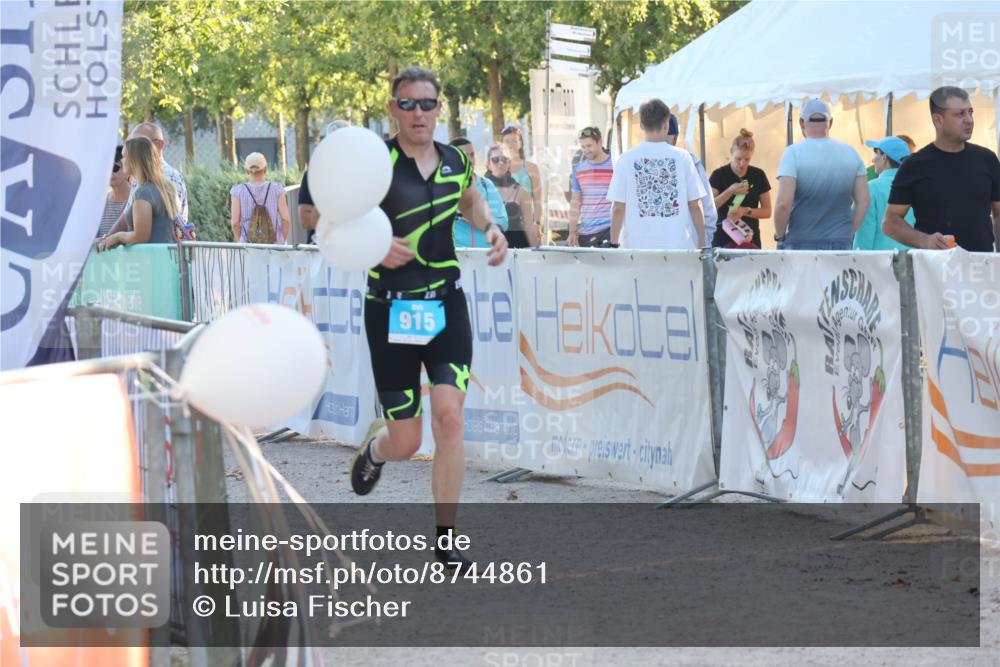 07.09.2025 - 19. Norderstedt Triathlon Luisa Fischer http://msf.ph/oto/8744861 07.09.2025 17:15:54 Ziel 878, 915 meine-sportfotos.de
