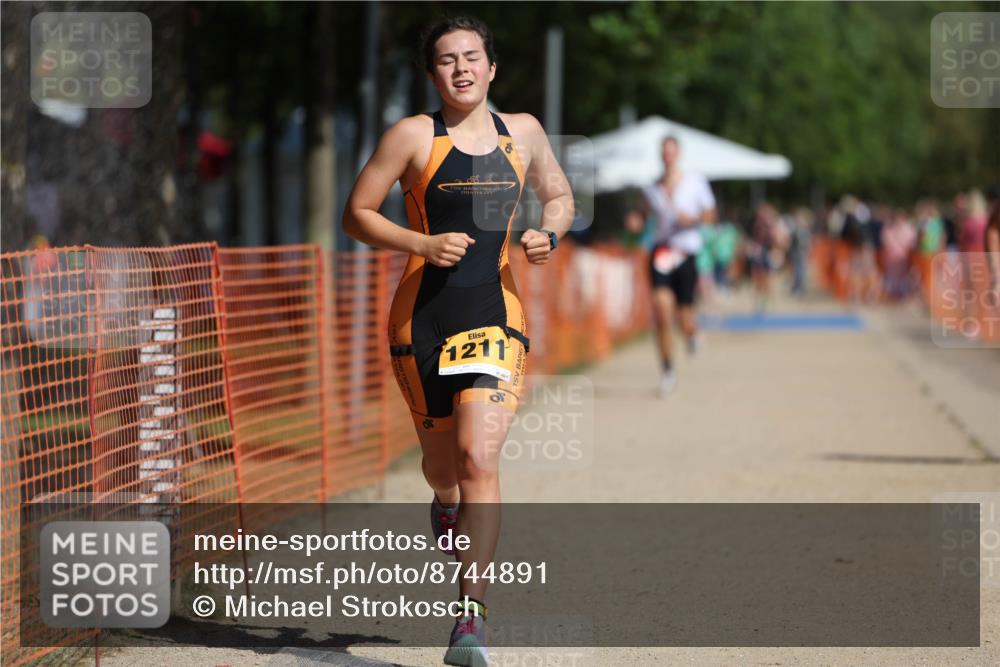 07.09.2025 - 19. Norderstedt Triathlon Michael Strokosch http://msf.ph/oto/8744891 07.09.2025 11:57:56 Laufen 300, 1179, 1211, 1219 meine-sportfotos.de