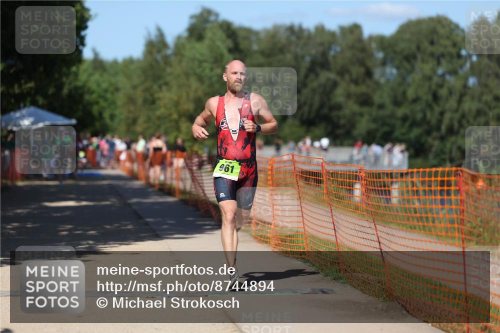 07.09.2025 - 19. Norderstedt Triathlon Michael Strokosch http://msf.ph/oto/8744894 07.09.2025 14:45:50 Laufen 961 meine-sportfotos.de