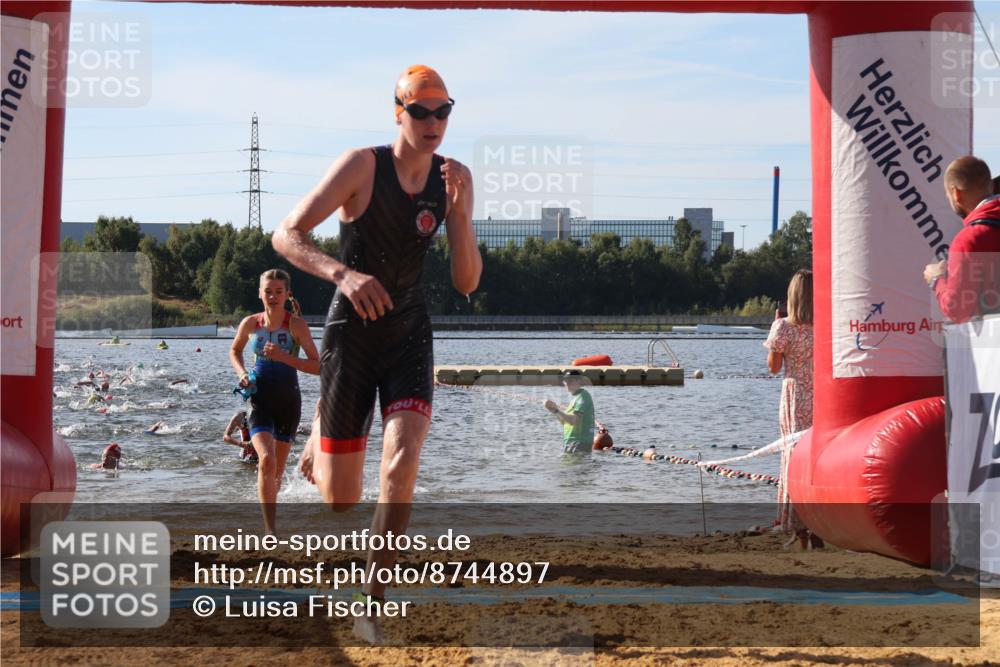 07.09.2025 - 19. Norderstedt Triathlon Luisa Fischer http://msf.ph/oto/8744897 07.09.2025 10:23:35 Schwimmen 57, 76, 637, 651, 661, 678, 689 meine-sportfotos.de