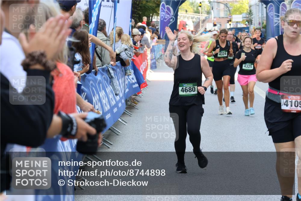 07.09.2025 - BARMER Alsterlauf Strokosch-Dieckow http://msf.ph/oto/8744898 07.09.2025 10:17:28 Ziel 2286, 2466, 2821, 2901, 3194, 3435, 3723, 3731, 3862, 3881, 4019, 4025, 4130, 4200, 4270, 5033, 5168, 5305, 5464, 5465, 5946 meine-sportfotos.de