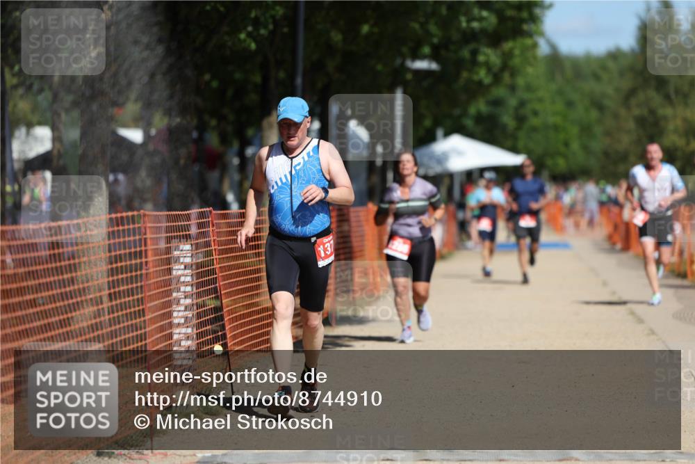 07.09.2025 - 19. Norderstedt Triathlon Michael Strokosch http://msf.ph/oto/8744910 07.09.2025 12:35:03 Laufen 838, 1286, 1371 meine-sportfotos.de