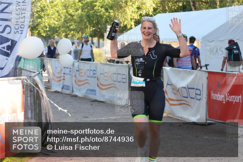 07.09.2025 - 19. Norderstedt Triathlon Luisa Fischer http://msf.ph/oto/8744936 07.09.2025 17:16:16 Ziel 1450 meine-sportfotos.de
