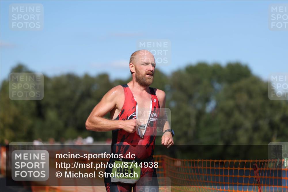 07.09.2025 - 19. Norderstedt Triathlon Michael Strokosch http://msf.ph/oto/8744938 07.09.2025 14:45:52 Laufen 961 meine-sportfotos.de