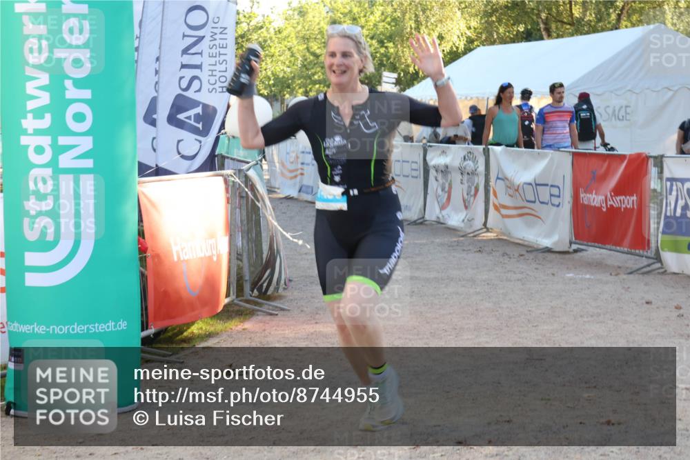 07.09.2025 - 19. Norderstedt Triathlon Luisa Fischer http://msf.ph/oto/8744955 07.09.2025 17:16:17 Ziel 1450 meine-sportfotos.de