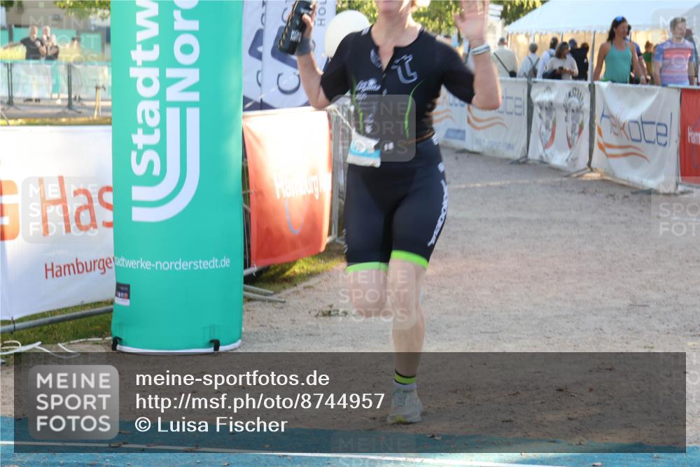 07.09.2025 - 19. Norderstedt Triathlon Luisa Fischer http://msf.ph/oto/8744957 07.09.2025 17:16:18 Ziel 1450 meine-sportfotos.de