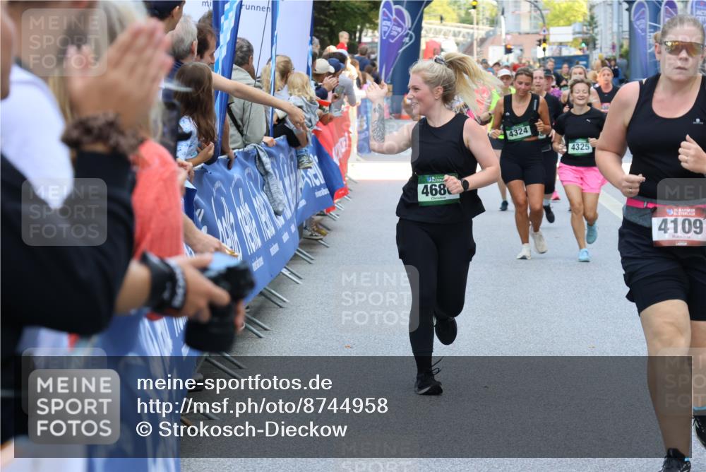 07.09.2025 - BARMER Alsterlauf Strokosch-Dieckow http://msf.ph/oto/8744958 07.09.2025 10:17:28 Ziel 2286, 2466, 2821, 2901, 3194, 3435, 3723, 3731, 3862, 3881, 4019, 4025, 4130, 4200, 4270, 5033, 5168, 5305, 5464, 5465, 5946 meine-sportfotos.de