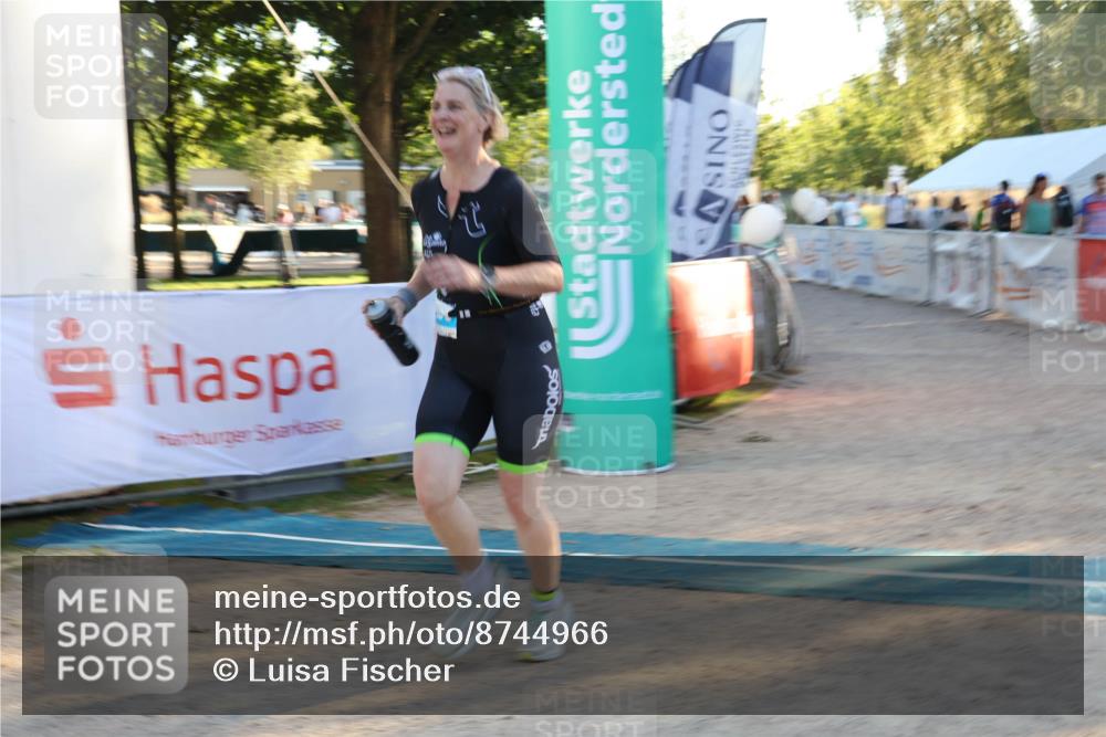 07.09.2025 - 19. Norderstedt Triathlon Luisa Fischer http://msf.ph/oto/8744966 07.09.2025 17:16:18 Ziel 1450 meine-sportfotos.de