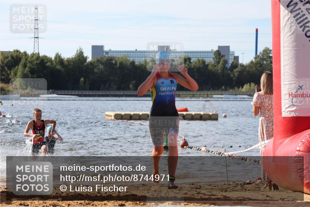 07.09.2025 - 19. Norderstedt Triathlon Luisa Fischer http://msf.ph/oto/8744971 07.09.2025 10:23:39 Schwimmen 57, 76, 107, 637, 651, 661, 678, 689 meine-sportfotos.de