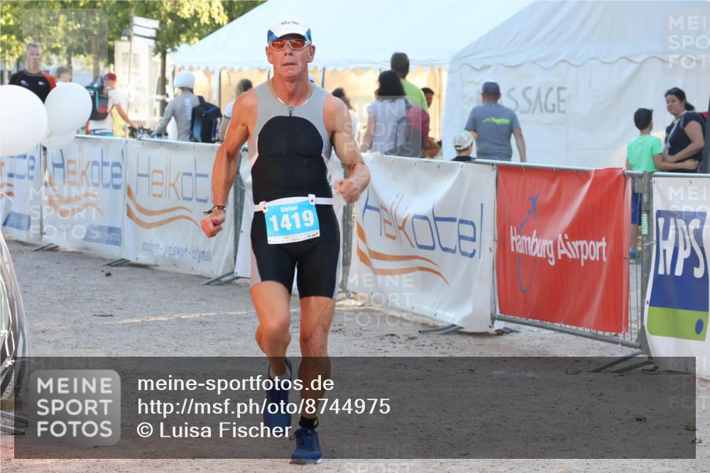 07.09.2025 - 19. Norderstedt Triathlon Luisa Fischer http://msf.ph/oto/8744975 07.09.2025 17:16:35 Ziel 1419 meine-sportfotos.de