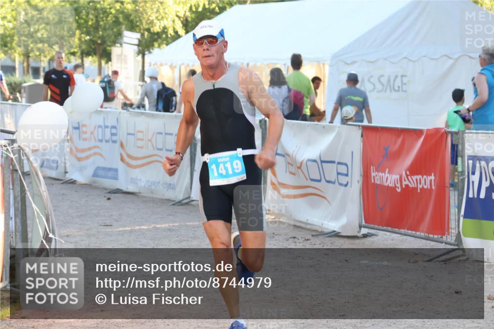 07.09.2025 - 19. Norderstedt Triathlon Luisa Fischer http://msf.ph/oto/8744979 07.09.2025 17:16:35 Ziel 1419 meine-sportfotos.de