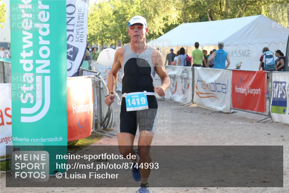 07.09.2025 - 19. Norderstedt Triathlon Luisa Fischer http://msf.ph/oto/8744993 07.09.2025 17:16:36 Ziel 1419 meine-sportfotos.de