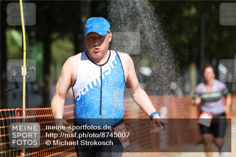 07.09.2025 - 19. Norderstedt Triathlon Michael Strokosch http://msf.ph/oto/8745007 07.09.2025 12:35:06 Laufen 251, 838, 1286, 1371 meine-sportfotos.de