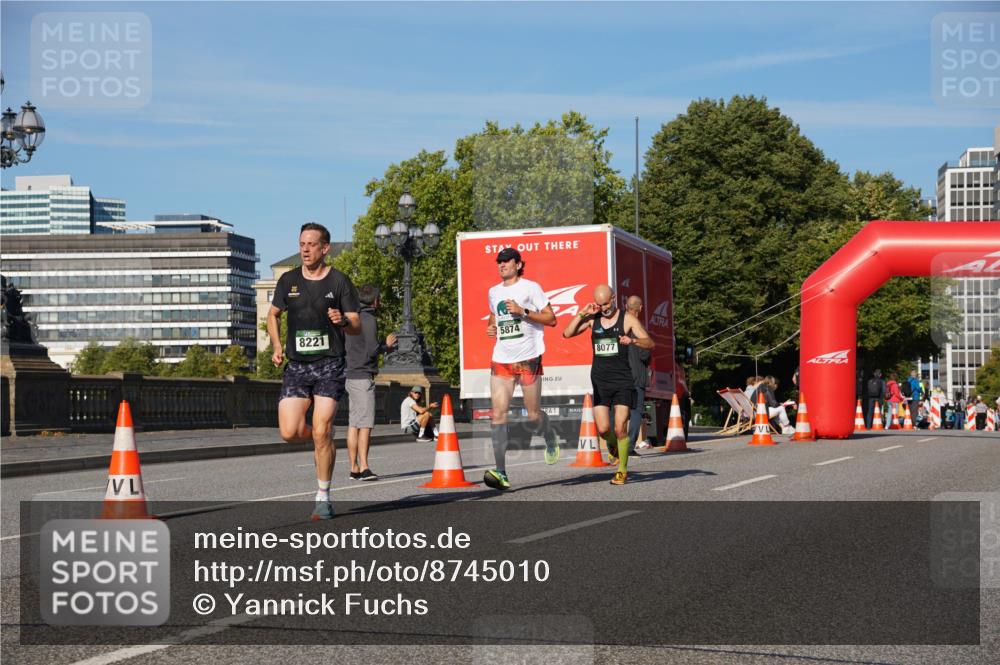 07.09.2025 - BARMER Alsterlauf Yannick Fuchs http://msf.ph/oto/8745010 07.09.2025 09:30:26 Laufen 8221, 5874, 1, 8077 meine-sportfotos.de