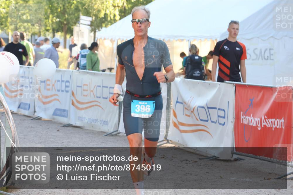 07.09.2025 - 19. Norderstedt Triathlon Luisa Fischer http://msf.ph/oto/8745019 07.09.2025 17:16:47 Ziel 396 meine-sportfotos.de