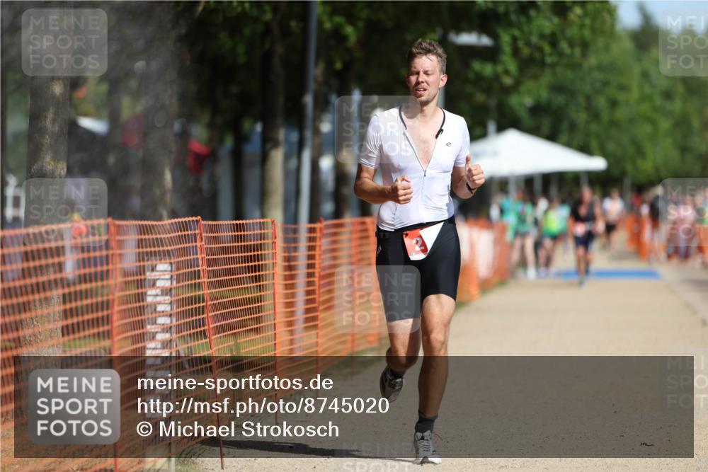 07.09.2025 - 19. Norderstedt Triathlon Michael Strokosch http://msf.ph/oto/8745020 07.09.2025 11:58:03 Laufen 276, 1219 meine-sportfotos.de